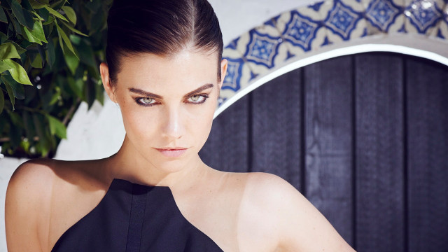 Araceli gilbert piercing eyes blurry free wallpaper for desktop - medium preview image