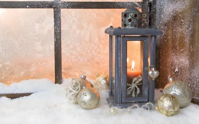 Lantern candle snowy window stilllife free wallpaper for desktop - medium preview image