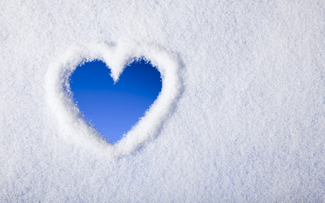 Heart snow frame blue sky #2 free wallpaper for desktop - medium preview image