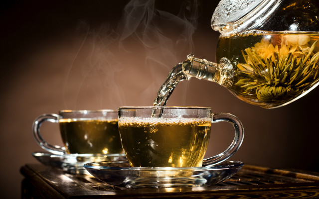 Teapot pouring tea cups steam free wallpaper for desktop - medium preview image