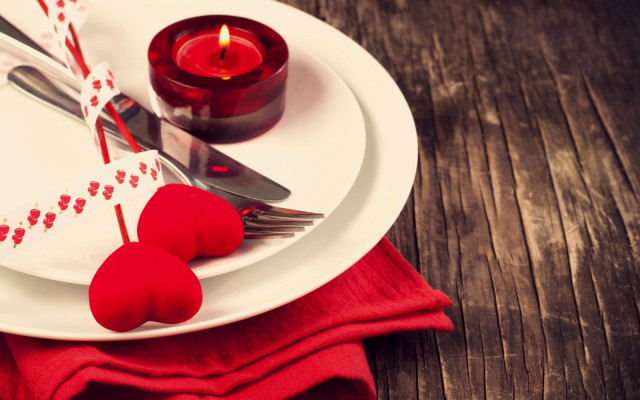 Romantic plate heart fork knife free wallpaper for desktop - medium preview image