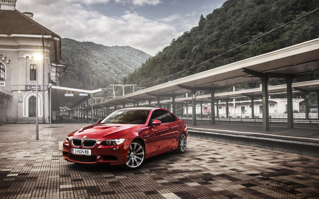 Red car train station mountain free wallpaper for desktop - medium preview image