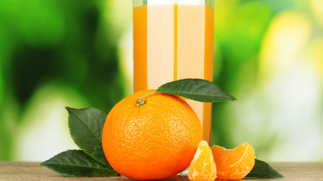 Orange juice orange slice green free wallpaper for desktop - medium preview image
