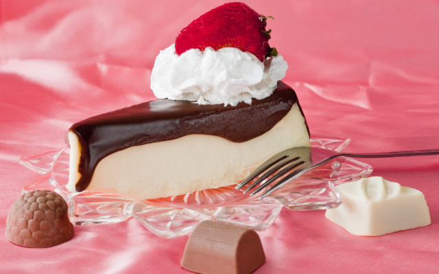 Pastel cake strawberry fork chocolate free wallpaper for desktop - medium preview image