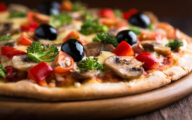 Pizza mushrooms broccoli tomatoes food free wallpaper for desktop - medium preview image
