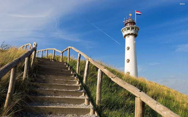 Lighthouse hill woodenhandrail stairs flag free wallpaper for desktop - medium preview image