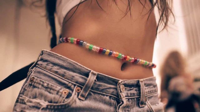 Woman colorful bracelet bead waist free wallpaper for desktop - medium preview image