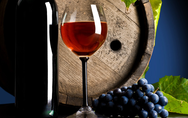 Wine barrel grapes stilllife flower free wallpaper for desktop - medium preview image
