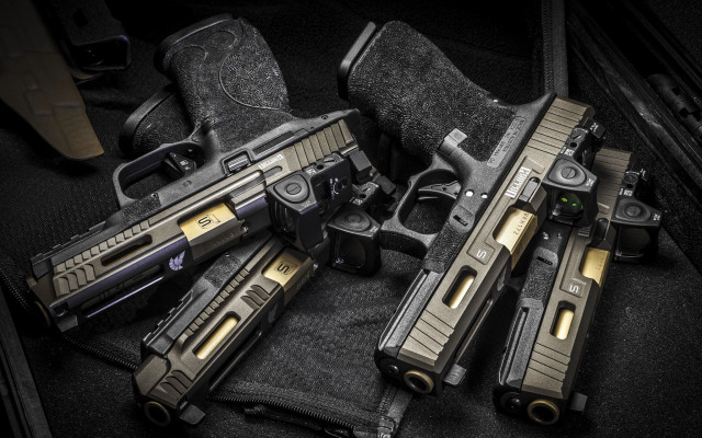 Guns blackbag gloves puzzle iridescent free wallpaper for desktop - medium preview image