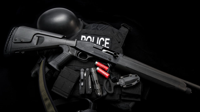Police badge gun helmet american free wallpaper for desktop - medium preview image