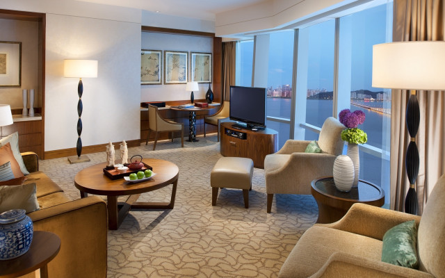 Livingroom largewindow tv center couch free wallpaper for desktop - medium preview image