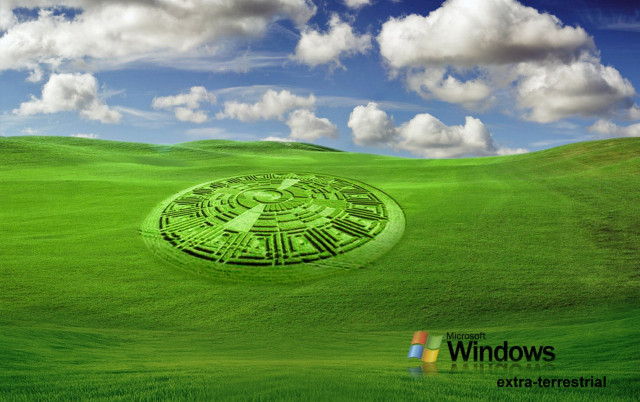 Green field maze blue sky free wallpaper for desktop - medium preview image