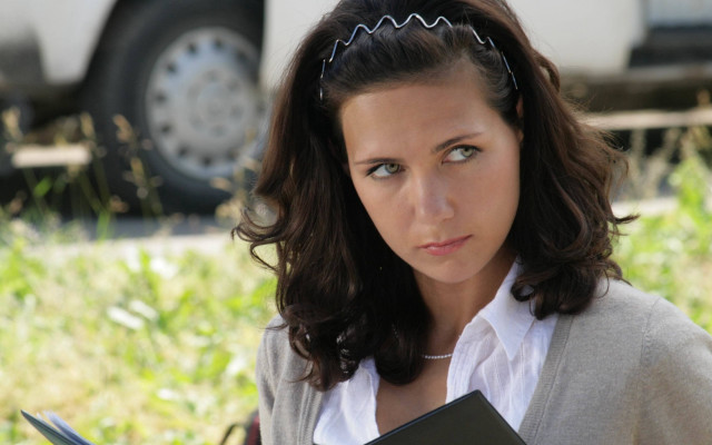 Woman book car truck portrait free wallpaper for desktop - medium preview image