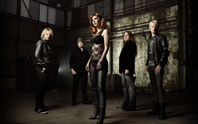 Group people room wall woman free wallpaper for desktop - medium preview image