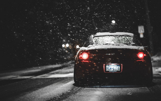 Snowy street night car lights free wallpaper for desktop - medium preview image