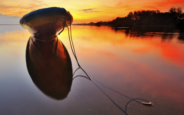 Boat sunset water rope impressionist free wallpaper for desktop - medium preview image