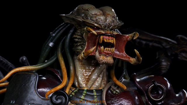 Large mouth tongue statue classical free wallpaper for desktop - medium preview image