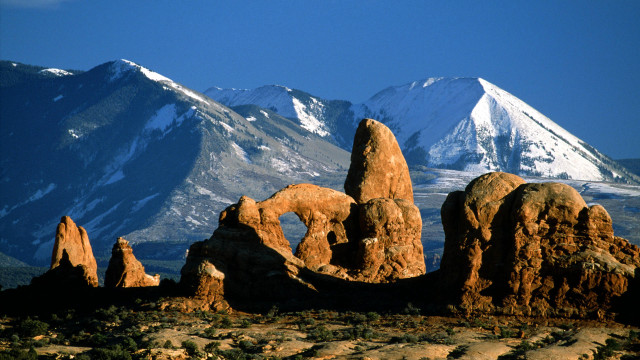 Mountain range snow capped rock free wallpaper for desktop - medium preview image