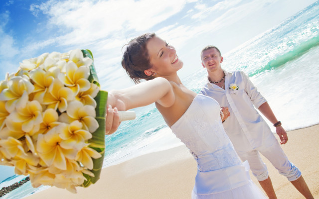 Bride groom beach flower sky free wallpaper for desktop - medium preview image