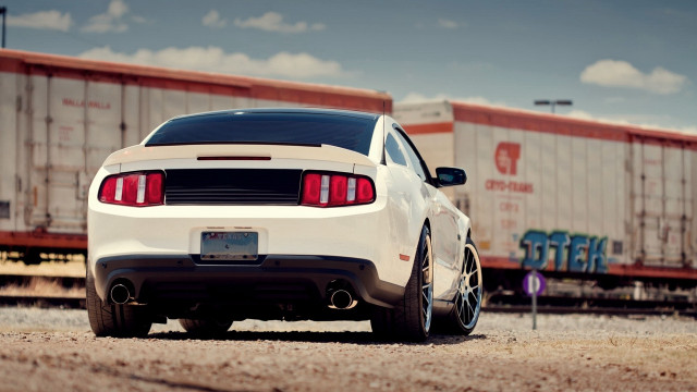 White mustang traintrack traincar rimlights free wallpaper for desktop - medium preview image