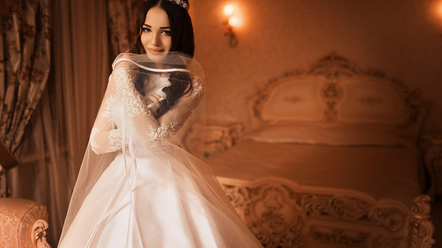 Woman weddingdress veil smile neoclassicism free wallpaper for desktop - medium preview image