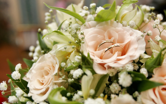 Flower bouquet wedding ring bokeh free wallpaper for desktop - medium preview image