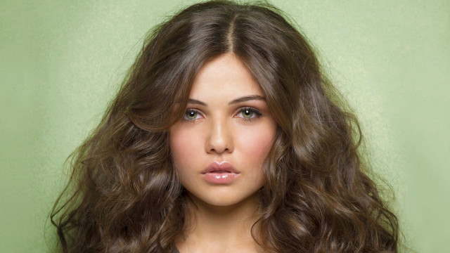 Elina karimova long brown hair #2 free wallpaper for desktop - medium preview image
