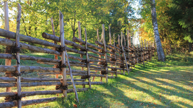 Fence logs barbedwire autumn landart free wallpaper for desktop - medium preview image