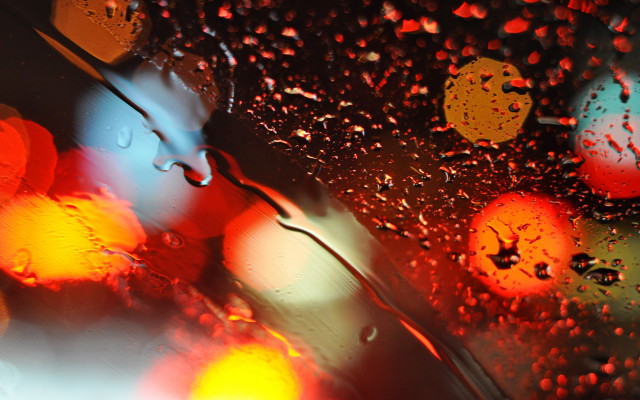 Rain covered window traffic lights #2 free wallpaper for desktop - medium preview image