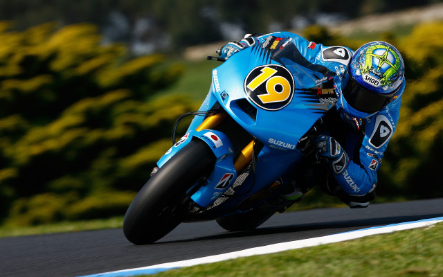 Motorcycle rider race track trees free wallpaper for desktop - medium preview image