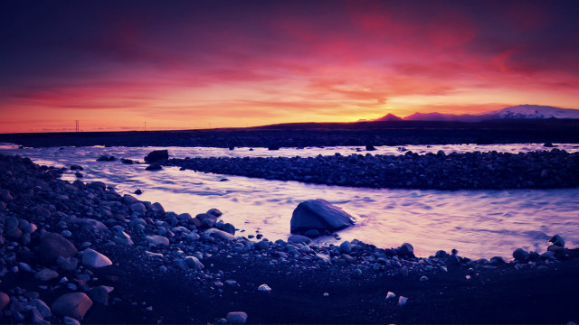 Sunset rocky beach mountain city free wallpaper for desktop - medium preview image