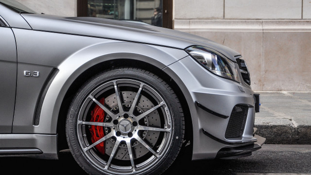 Mercedes benz photorealistic car sharp free wallpaper for desktop - medium preview image