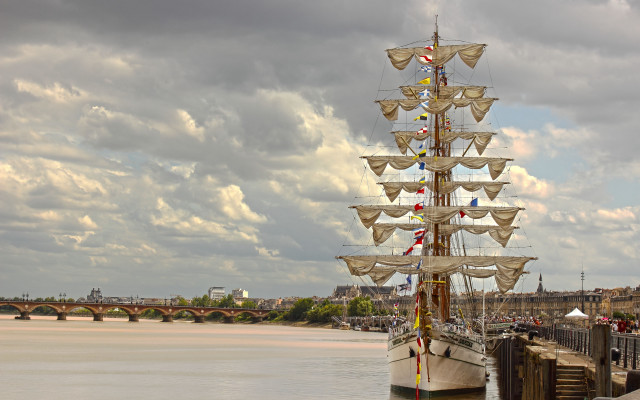Large boat docked pier bridge free wallpaper for desktop - medium preview image