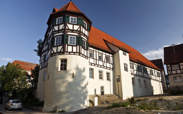 Heidelberg school white building red free wallpaper for desktop - medium preview image