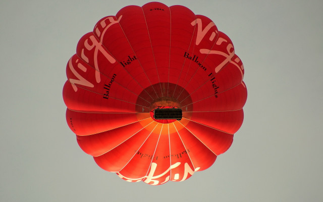 Red hot airballoon sky clouds free wallpaper for desktop - medium preview image