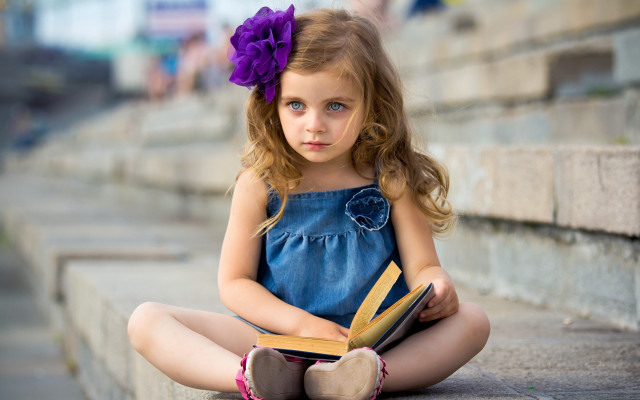 Little girl book purple flower free wallpaper for desktop - medium preview image