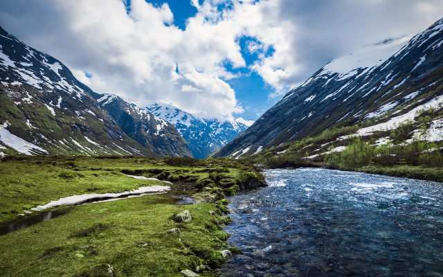 Lush green valley mountains snowy free wallpaper for desktop - medium preview image