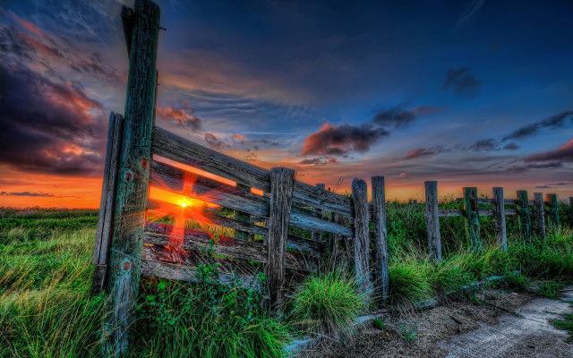 Wooden fence sunset clouds grass free wallpaper for desktop - medium preview image