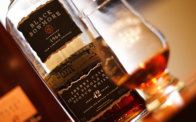 Wine bottle glass label 3d free wallpaper for desktop - medium preview image