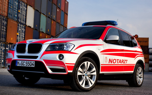 Red white car shipping container free wallpaper for desktop - medium preview image