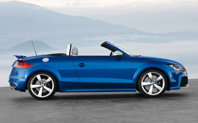 Blue convertible mountains parking lot free wallpaper for desktop - medium preview image