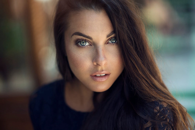 Serious woman blueeyes longhair portrait free wallpaper for desktop - medium preview image