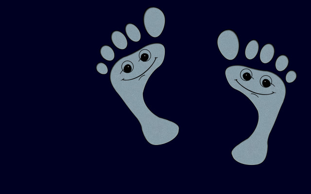 Footprints smiley claymation blue background free wallpaper for desktop - medium preview image