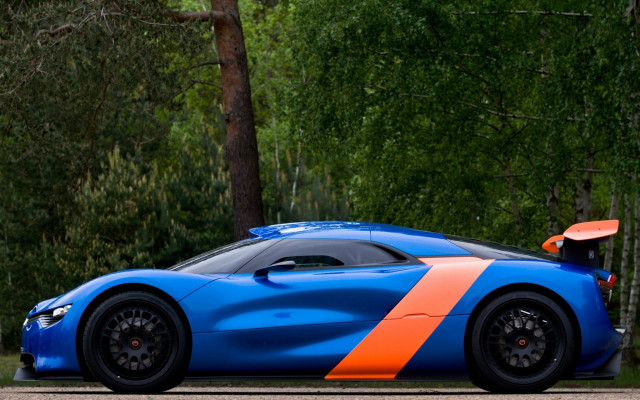 Blue orange sports car parking free wallpaper for desktop - medium preview image