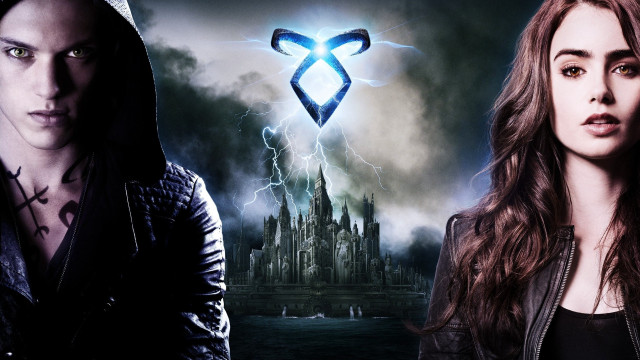 Castle lightning couple portrait gothic free wallpaper for desktop - medium preview image
