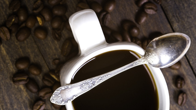 Spoon coffee cup beans table free wallpaper for desktop - medium preview image