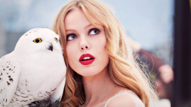 Woman owl shoulder red lip free wallpaper for desktop - medium preview image