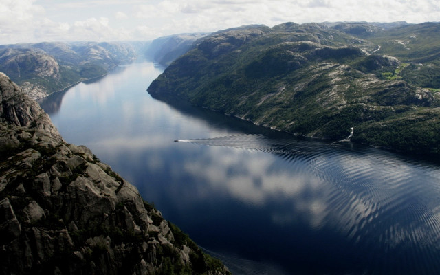Mountain lake boat landscape sky free wallpaper for desktop - medium preview image