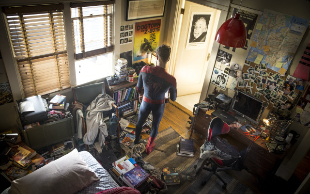 Man spider suit messy room free wallpaper for desktop - medium preview image