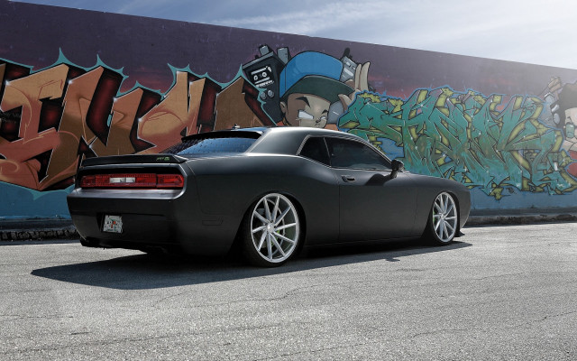 Black sports car graffiti wall free wallpaper for desktop - medium preview image